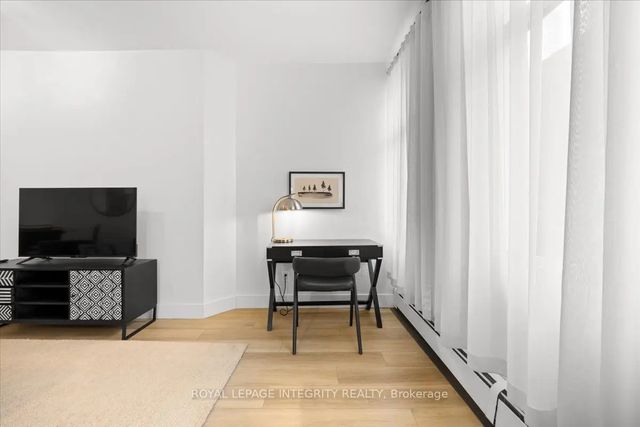 161 Laurier Avenue W 808, Ottawa Centre