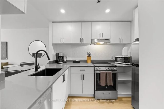 161 Laurier Avenue W 1104, Ottawa Centre