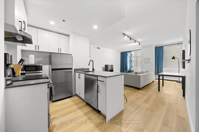 161 Laurier Avenue W 1204, Ottawa Centre