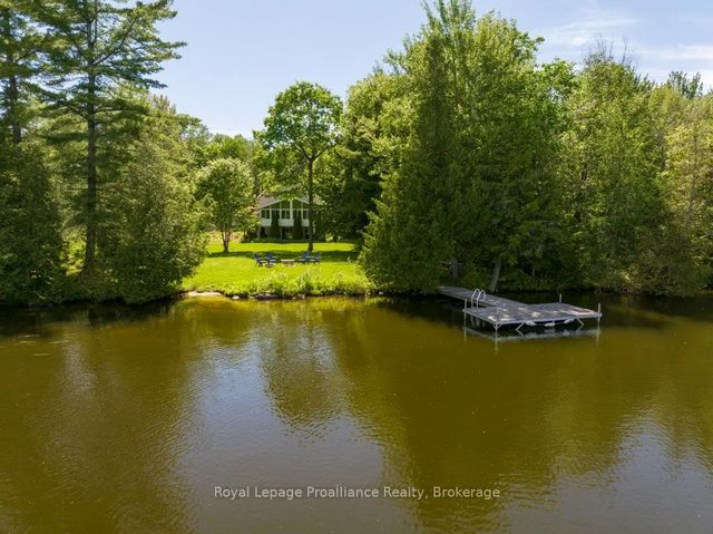 1401 Whites Road, Frontenac