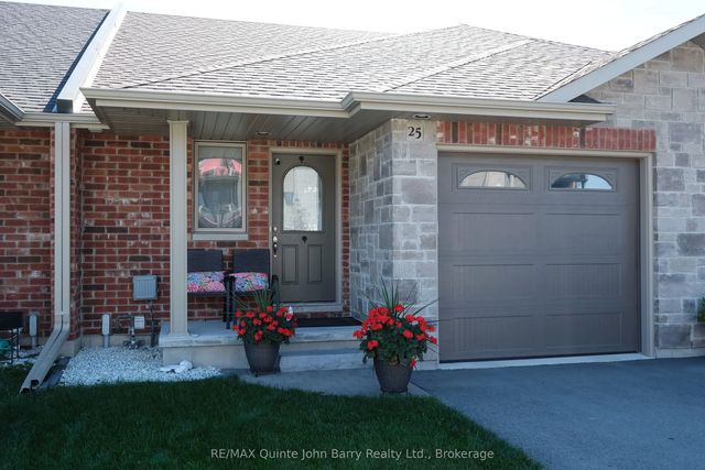 25 Hillside Meadow Drive, Quinte West