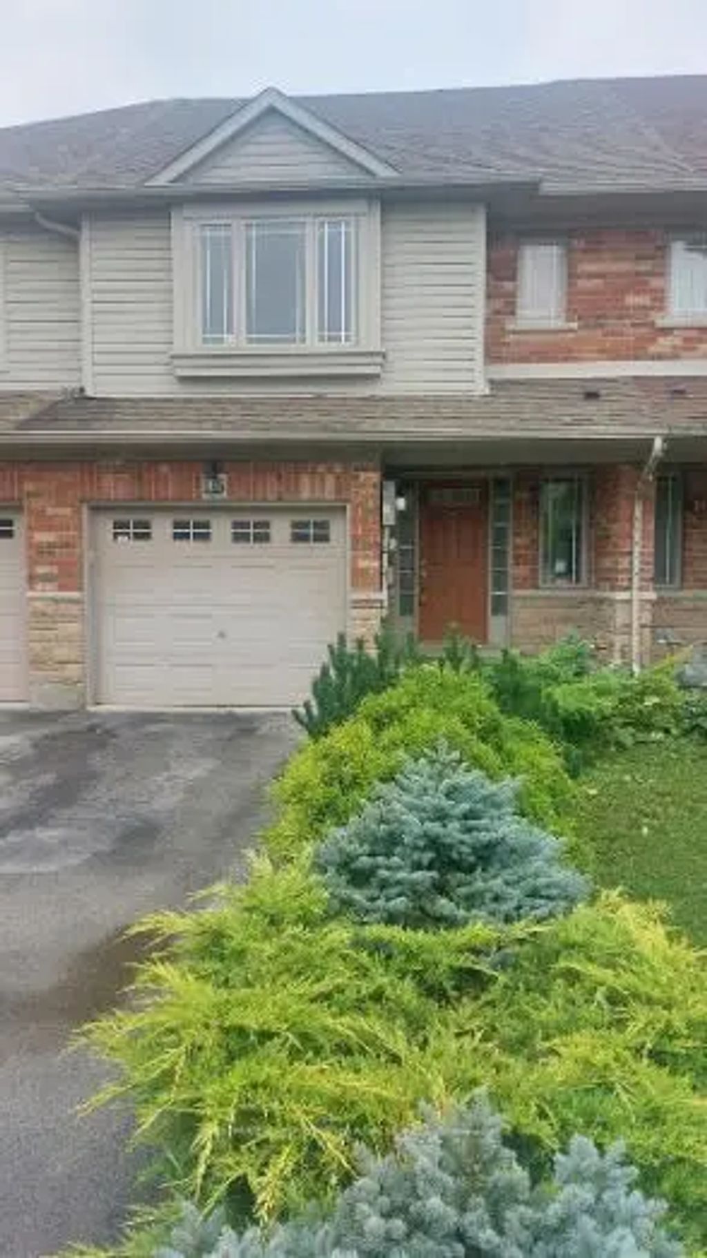 16 Magnificent Way, Hamilton