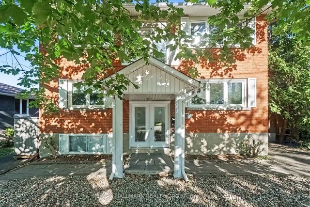 657 Golden Avenue 2, Carlingwood - Westboro and Area