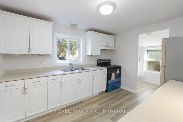 389 Glendale Avenue, St. Catharines