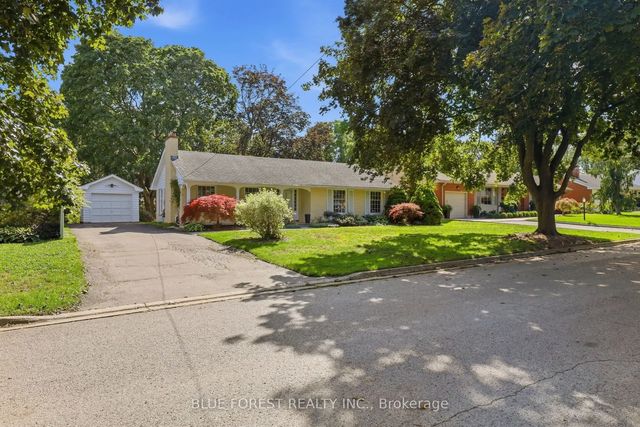 465 Averill Crescent, London South