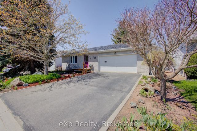 685 Reserve Avenue S, North Perth