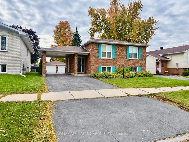 112 Twelfth Street E, Cornwall