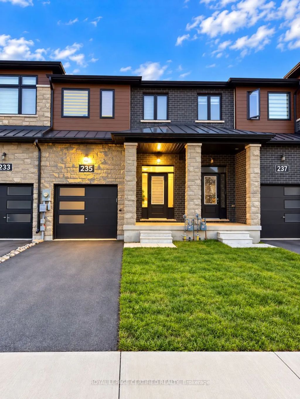 235 Lormont Boulevard, Hamilton