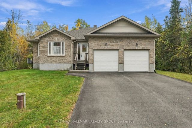 12 Red Oak Drive, North Grenville