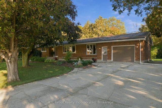 33696 Black's Point Road, Central Huron