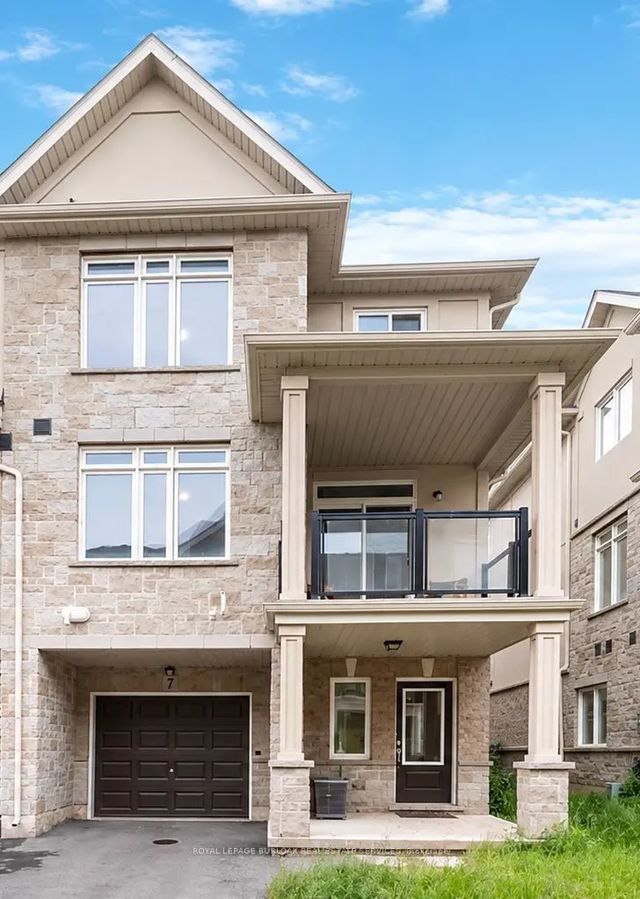 40 Zinfandel Drive 7, Hamilton