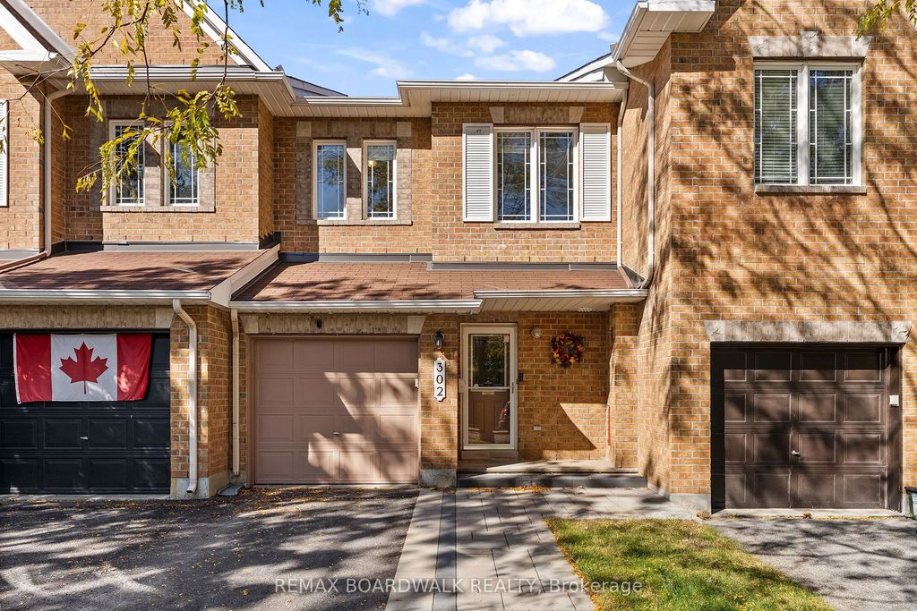 302 Statewood Drive, Kanata