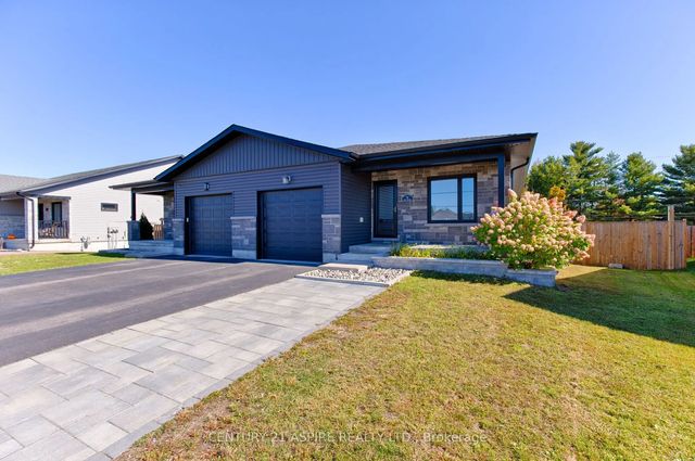 59 Noble Crescent, Petawawa