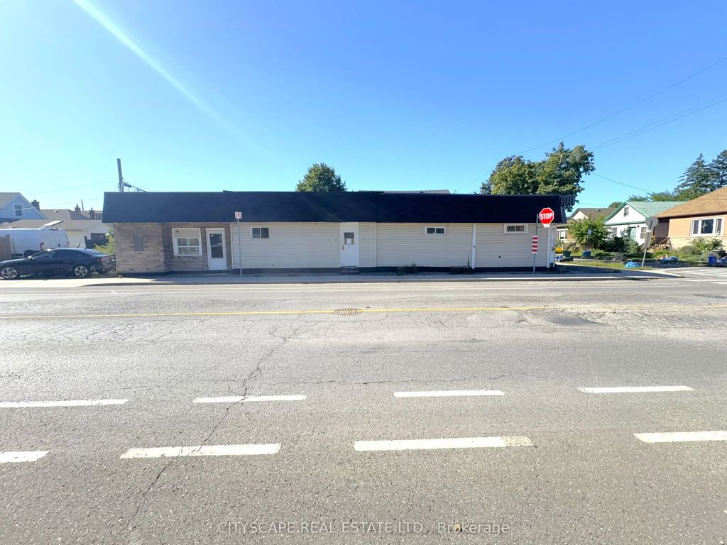 198 Tragina Avenue N, Hamilton