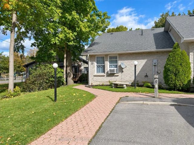 8 Sherwood Street 4, Kawartha Lakes