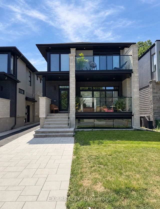 512 Roosevelt Avenue A, Carlingwood - Westboro and Area