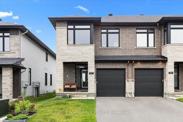 87 Canvasback Ridge, Blossom Park - Airport and Area
