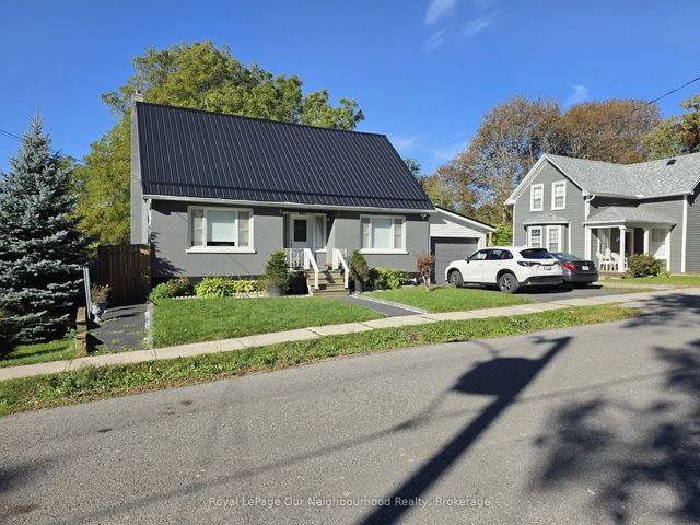 44 Elgin Street N, Port Hope