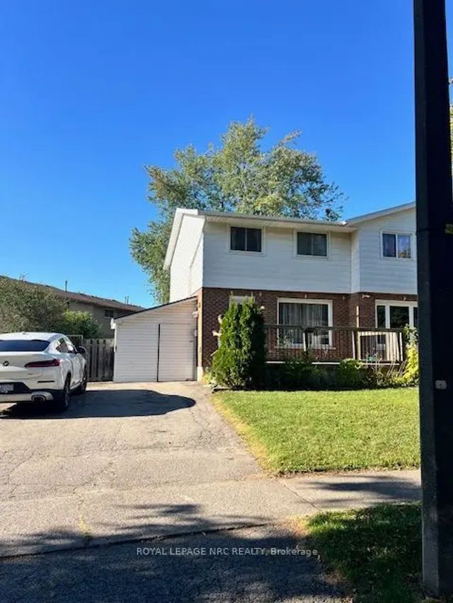 4227 Briarwood Avenue, Niagara Falls