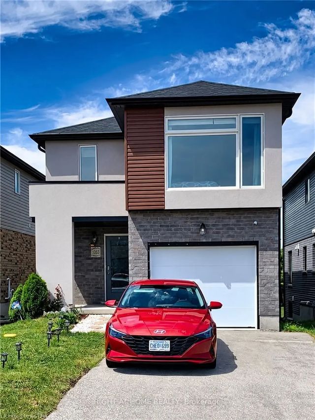 1855 Foxridge Crescent, London North