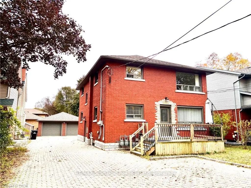 207 Sheldon Avenue N, Kitchener