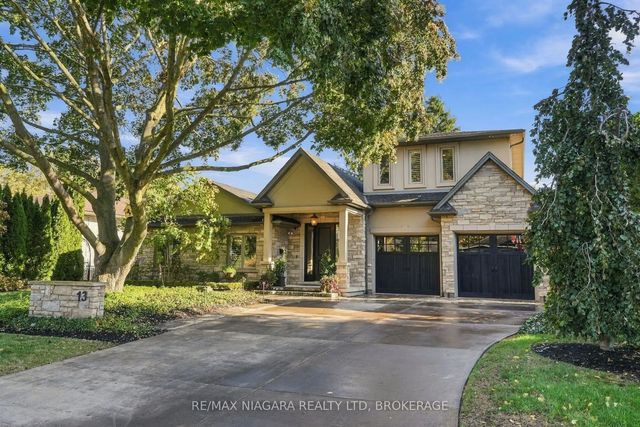 13 Royal Henley Boulevard, St. Catharines