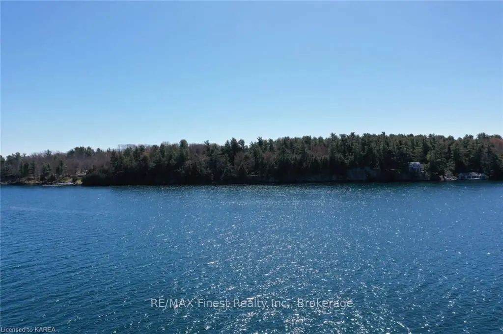 B Club Island N/a, Leeds and the Thousand Islands