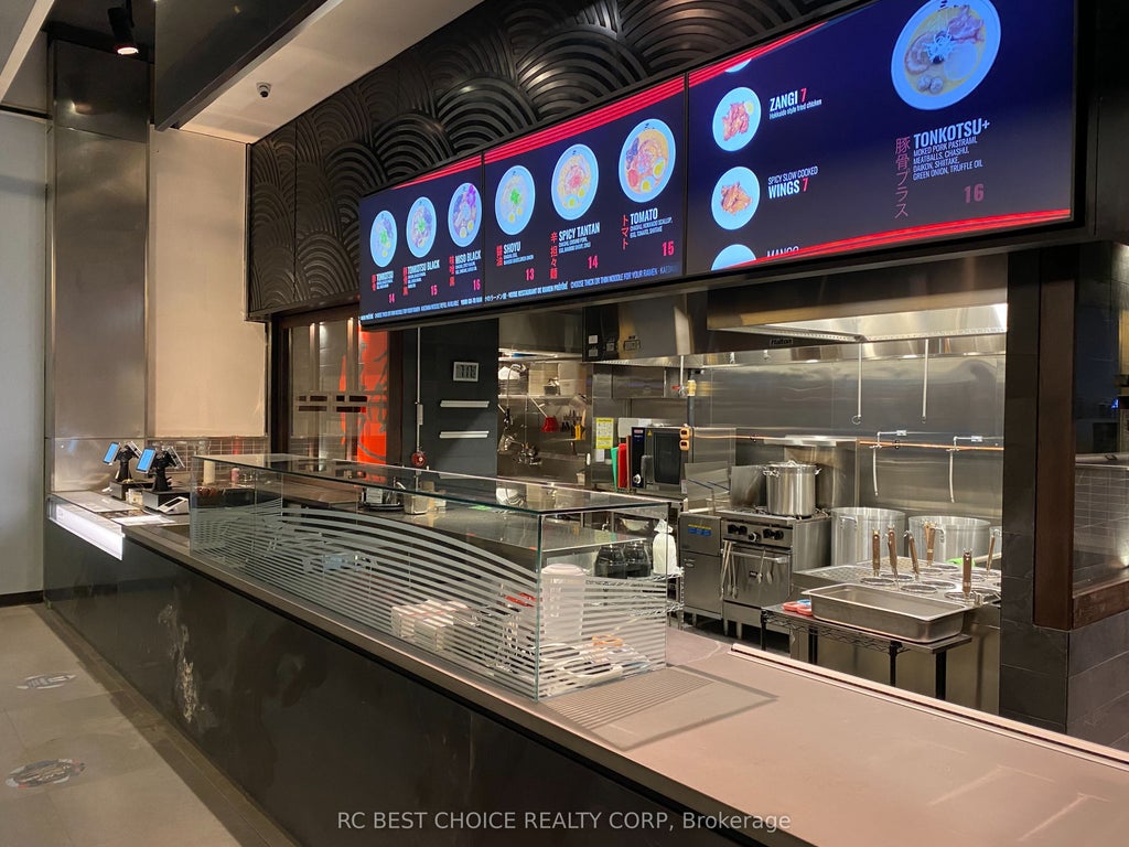 220 Yonge Street Cru F17, Toronto C01