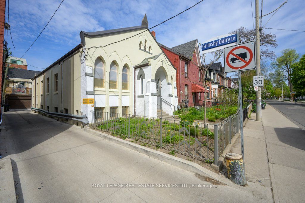 8 Robert Street, Toronto C01