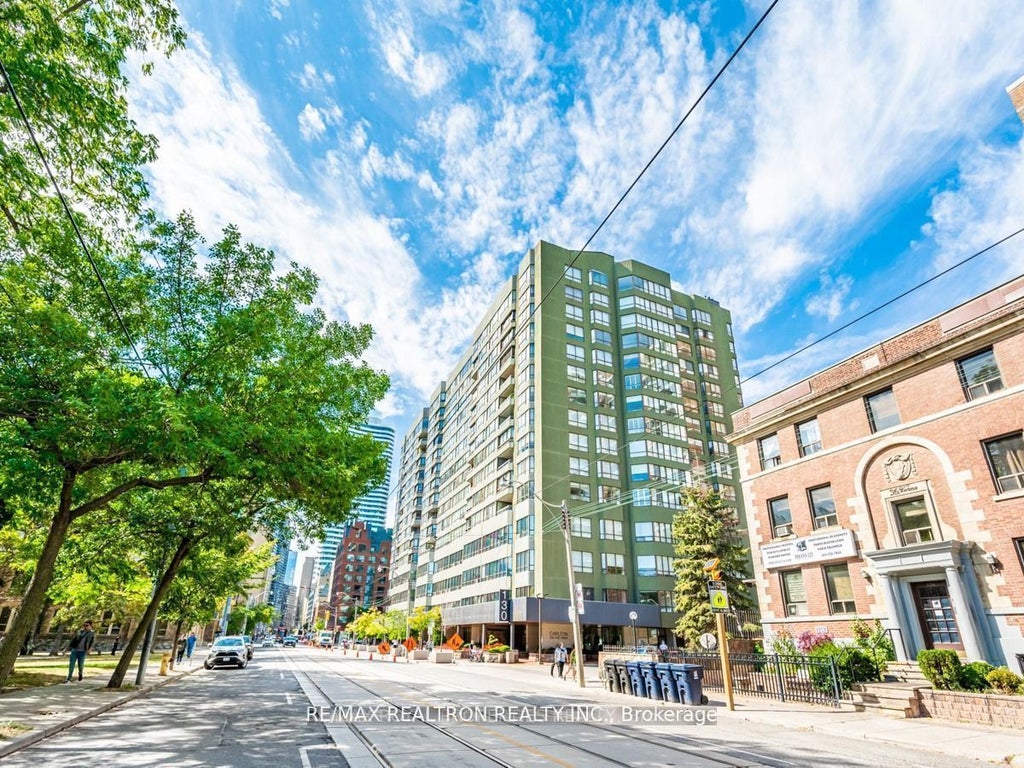 120 Carlton Street 318, Toronto C08