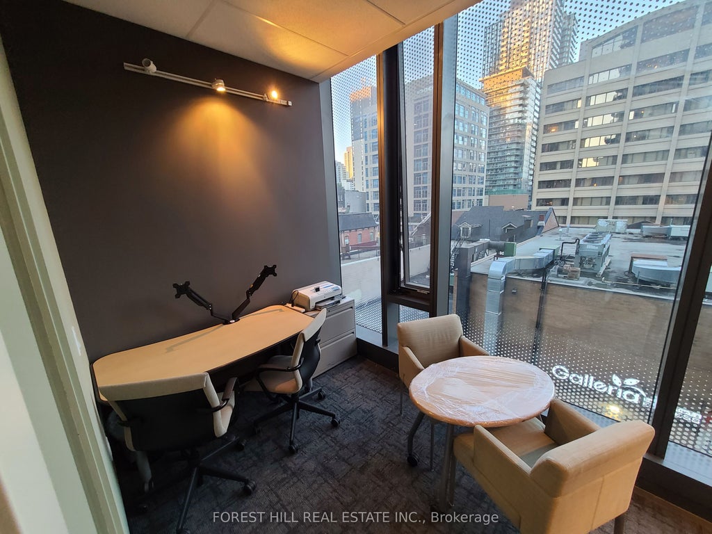 15 Wellesley Street W 313, Toronto C01