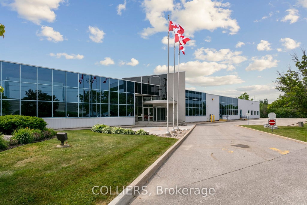 25 Dyas Road, Toronto C13