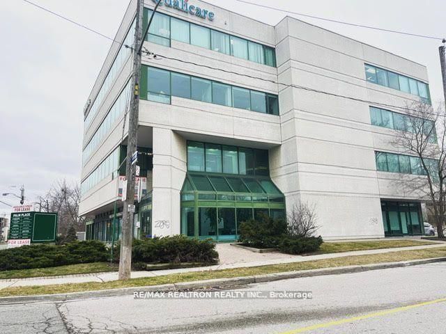 3910 Bathurst Street 201, Toronto C06