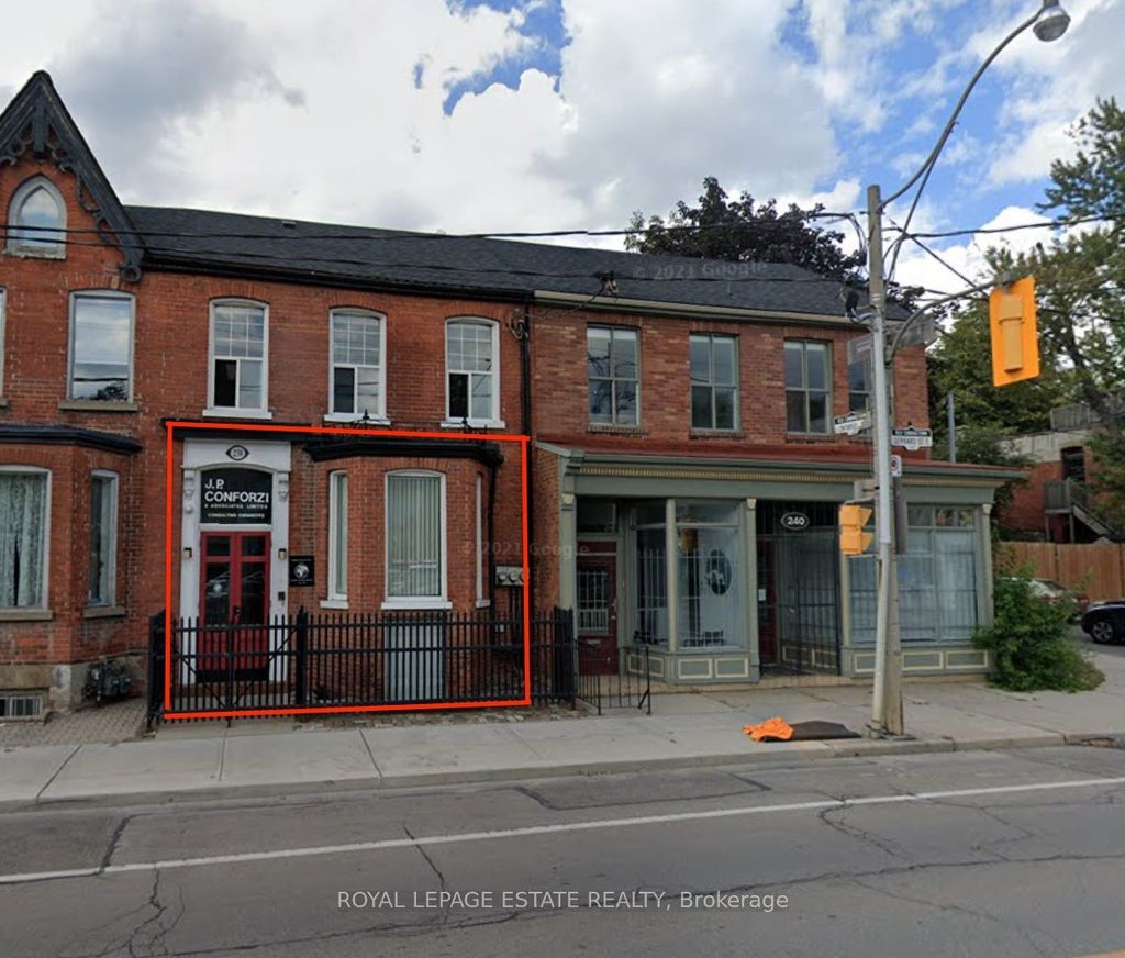 238 Gerrard Street E Main Floor, Toronto C08