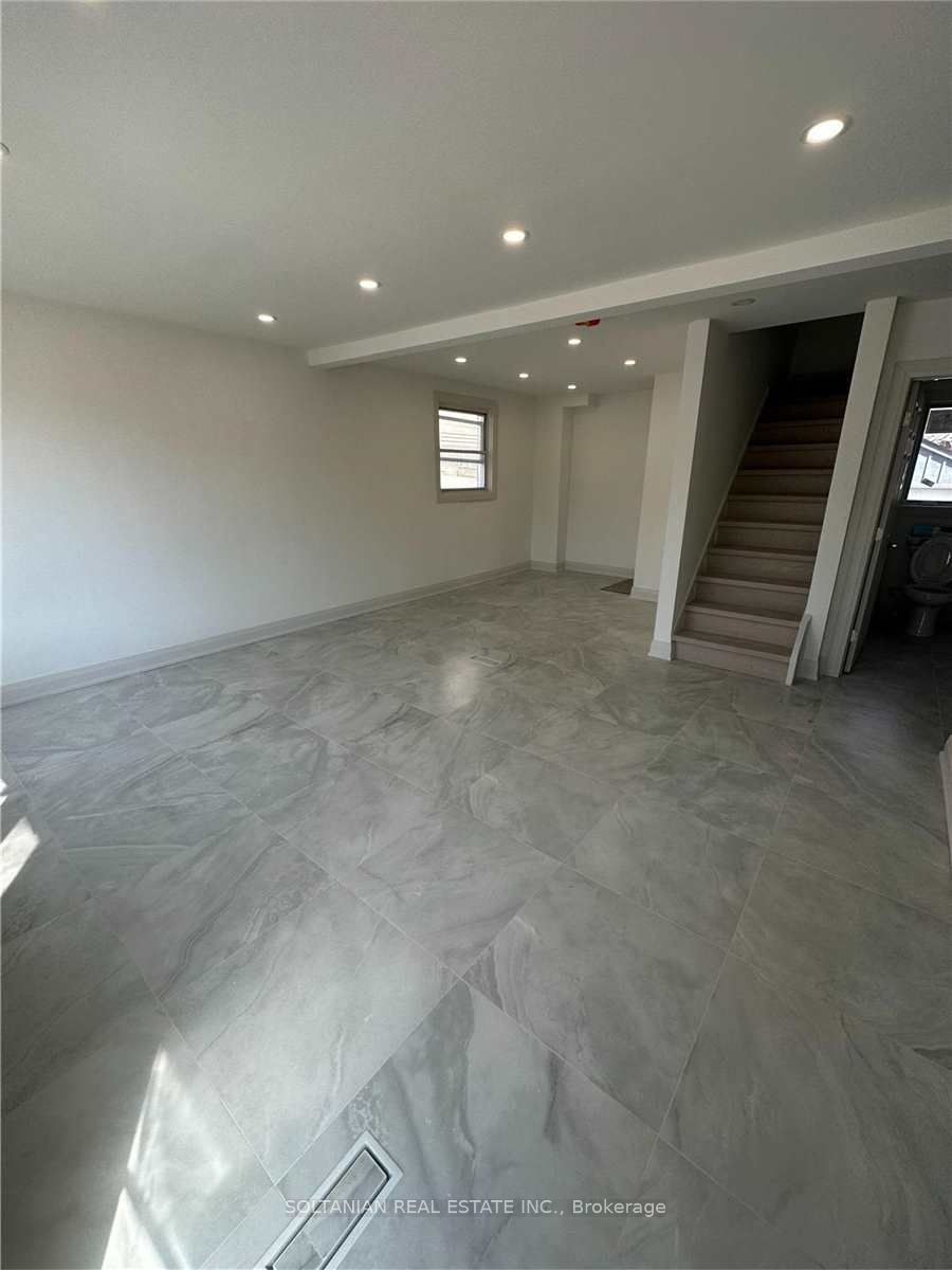 179 Willowdale Avenue, Toronto C14