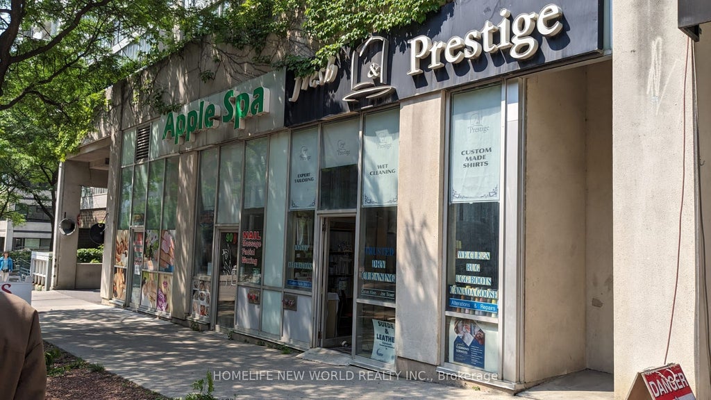 94 Holly Street, Toronto C10