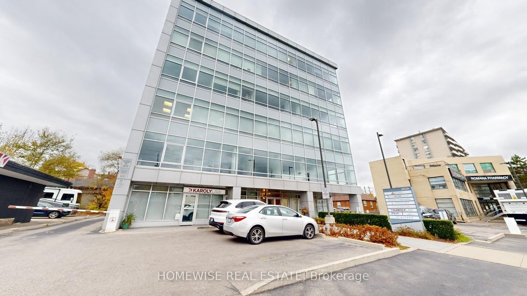 2828 Bathurst Street 200, Toronto C04