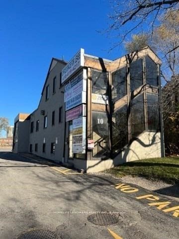 10 Centre Avenue 2nd Floor North Wing, Toronto C14