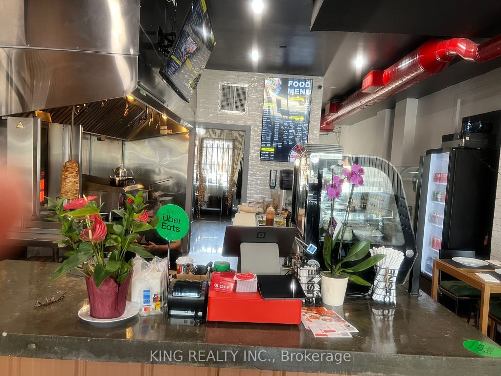 1637 Eglinton Avenue W, Toronto C03