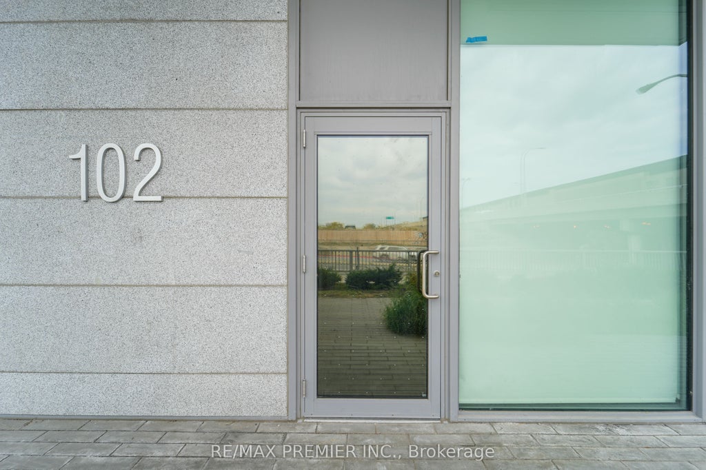 38 Monte Kwinter Court 102, Toronto C06