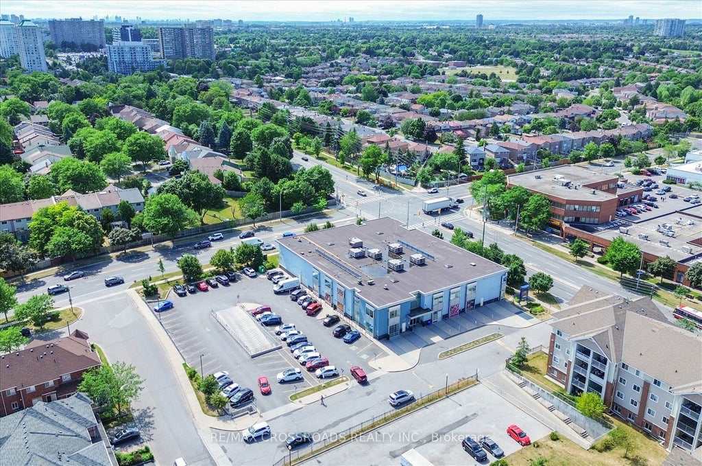 5215 Finch Avenue E 121, Toronto E07