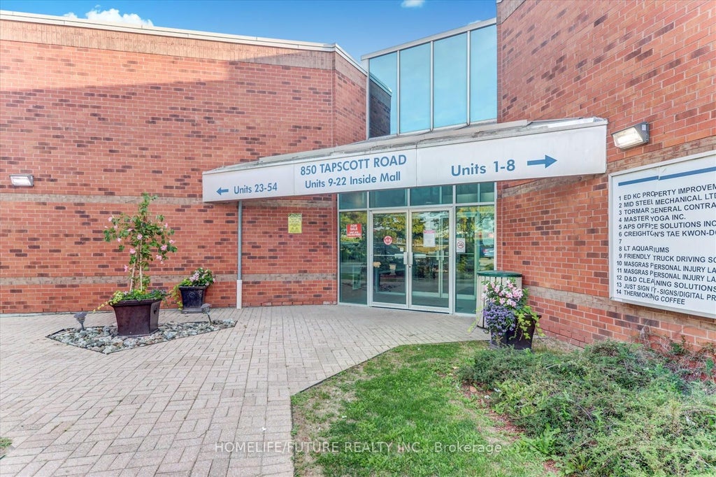 850 Tapscott Road 18, Toronto E11