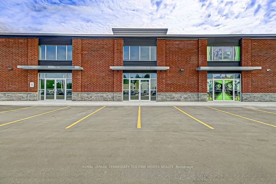 472 Taunton Road W 3, Oshawa