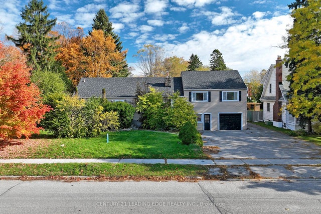 1717 Brock Street S, Whitby