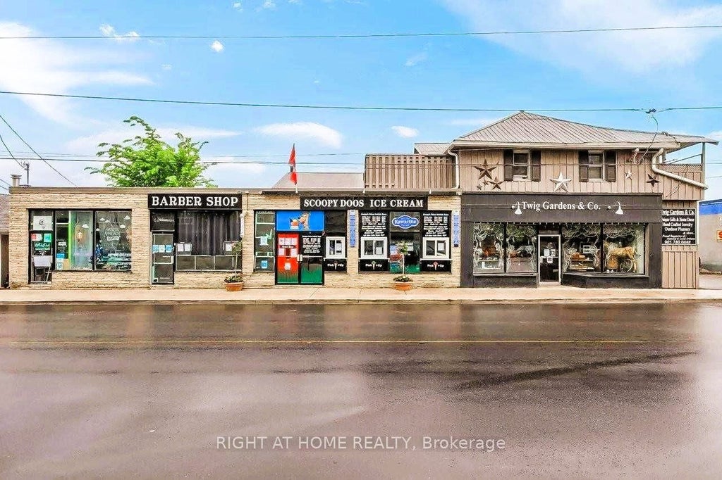 10 The Queensway N/a S, Georgina