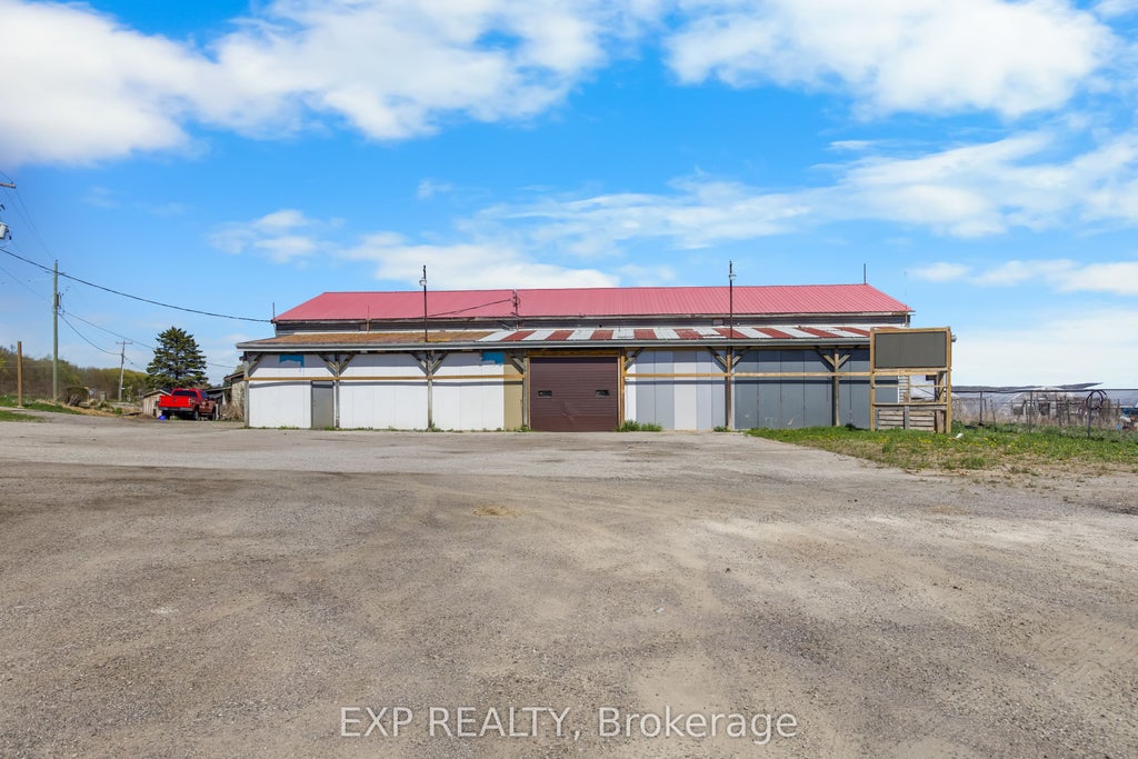 1153 Canal Road - Barn, Bradford West Gwillimbury