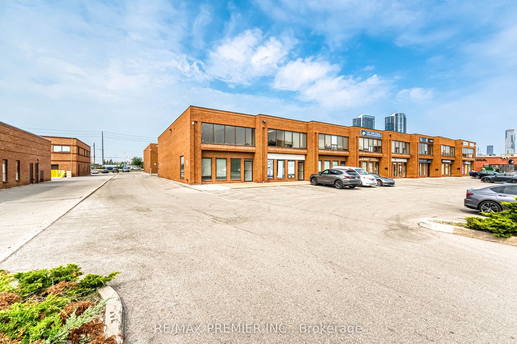 136 Winges Road 1, Vaughan