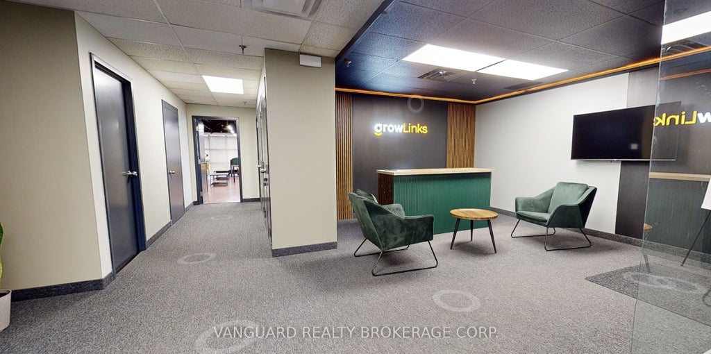 200 W Beaver Creek Road 1a, Richmond Hill