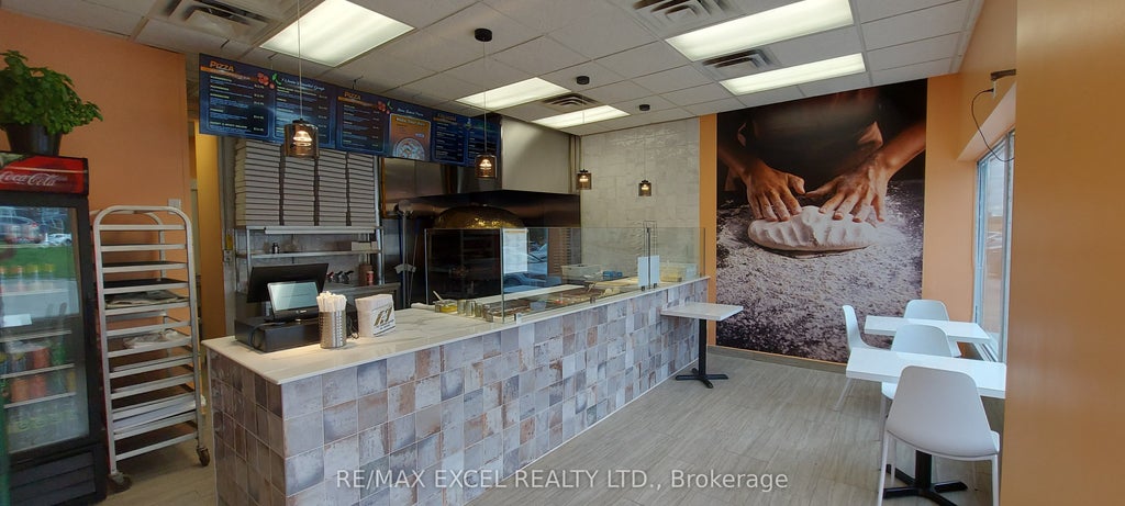 16700 Bayview Avenue 4, Newmarket