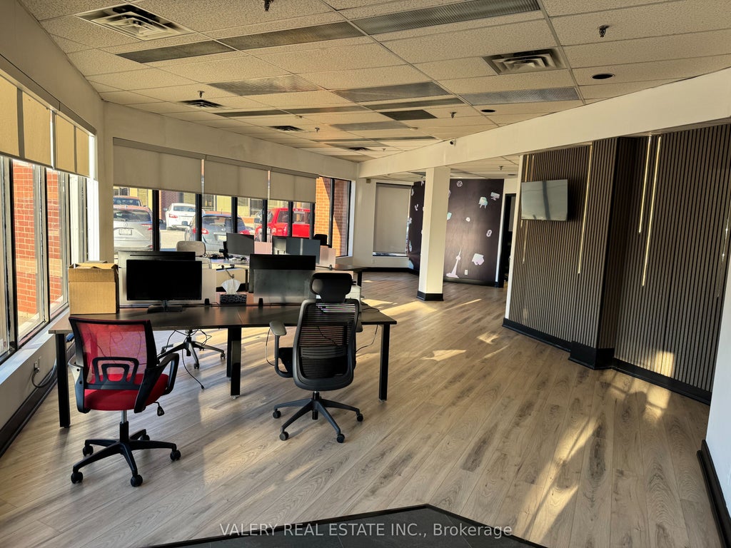 390 Edgeley Boulevard 18, Vaughan